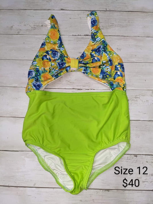 Size 12- Summer Yellow and Blue Roses Leo