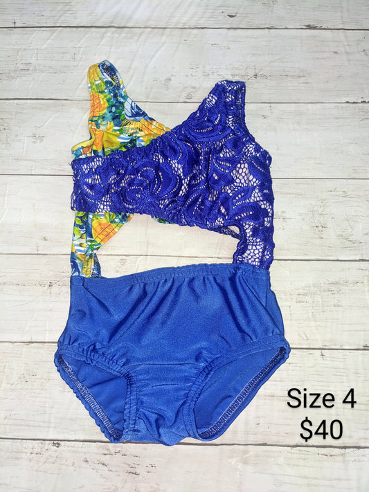 Size 4- Blue and Yellow Roses Leo