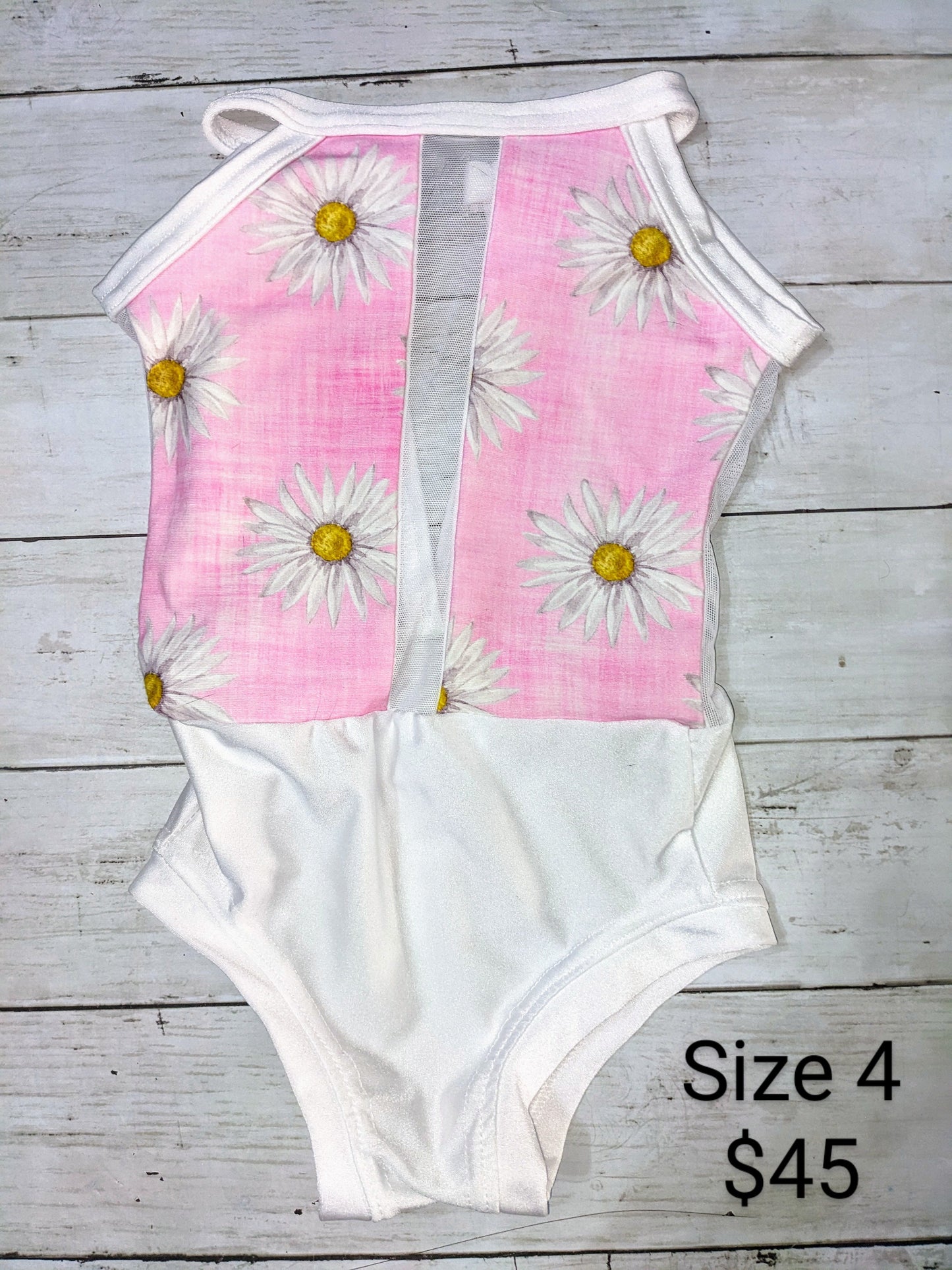 Size 4- Daisy Leo