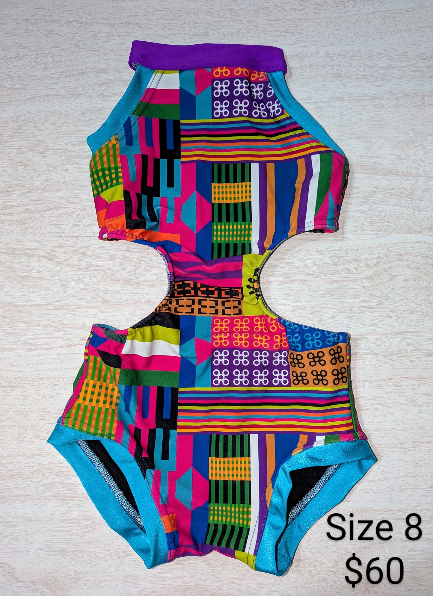 Size 8- Kente Leo